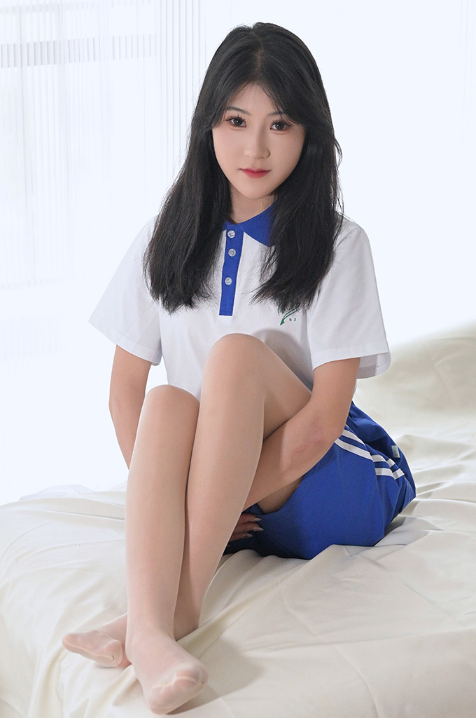 W274-校服、肉色丝袜、短白袜、帆布鞋