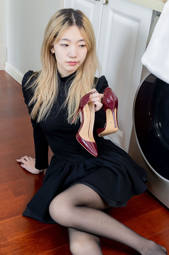 W317-高跟鞋、薄黑丝（脚尖加固款）、丝袜淋满精油搓脚剧情